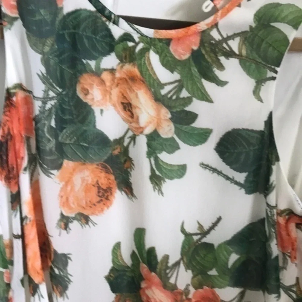 Calvin Klein floral dress - Picture 2 of 5